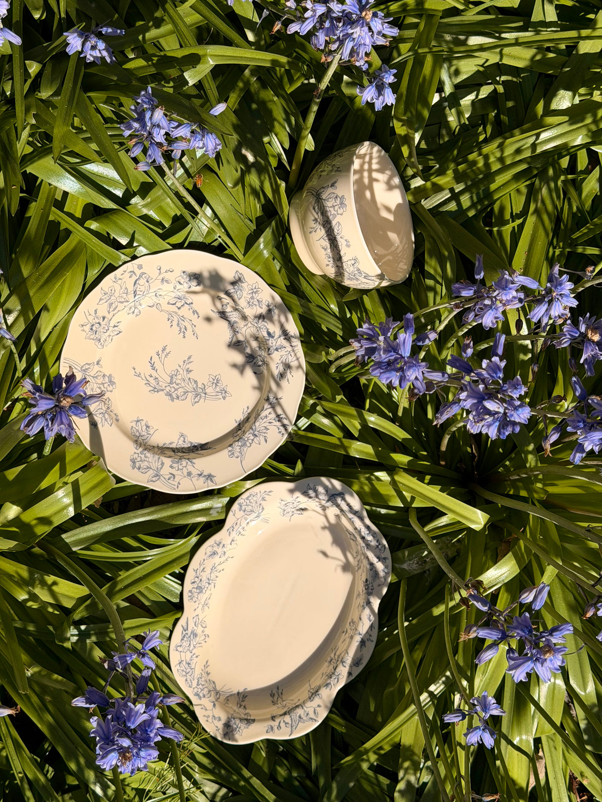 Spring Floral Main Plate - Blue or Burgundy