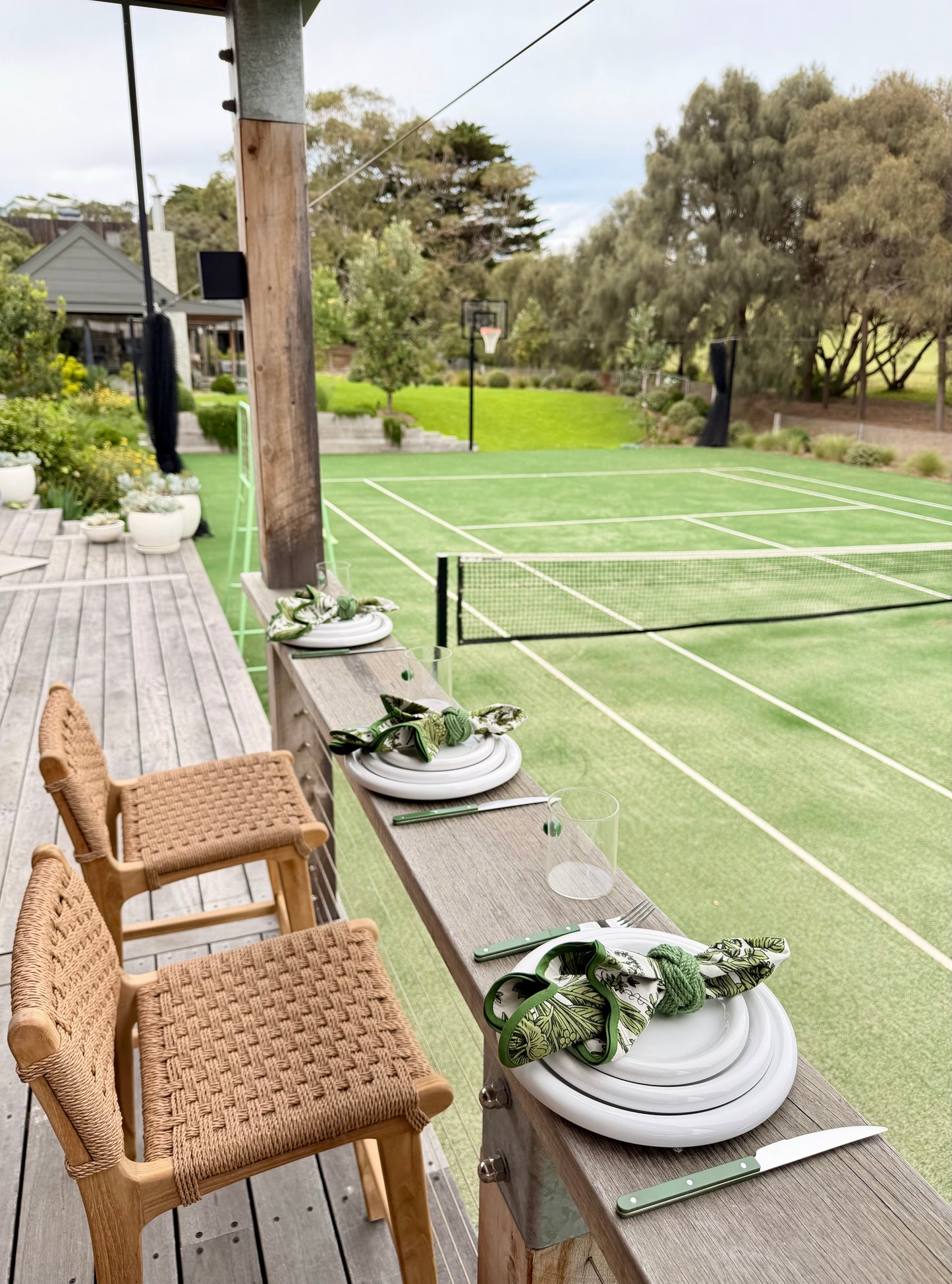 Bubble Plate in White - 3 pcs set