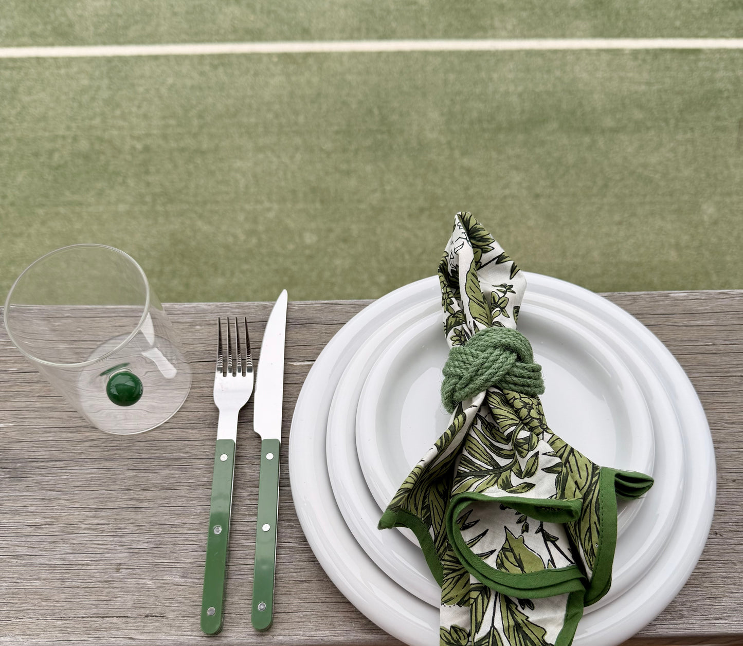 Bubble Plate in White - 3 pcs set