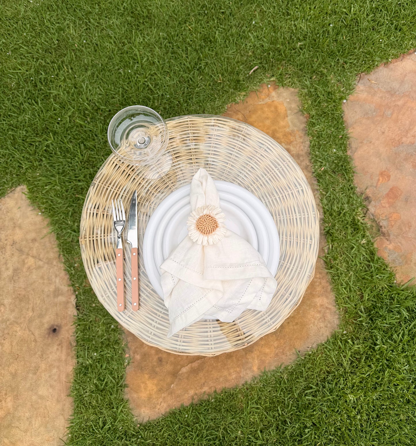 Bubble Plate in White - 3 pcs set