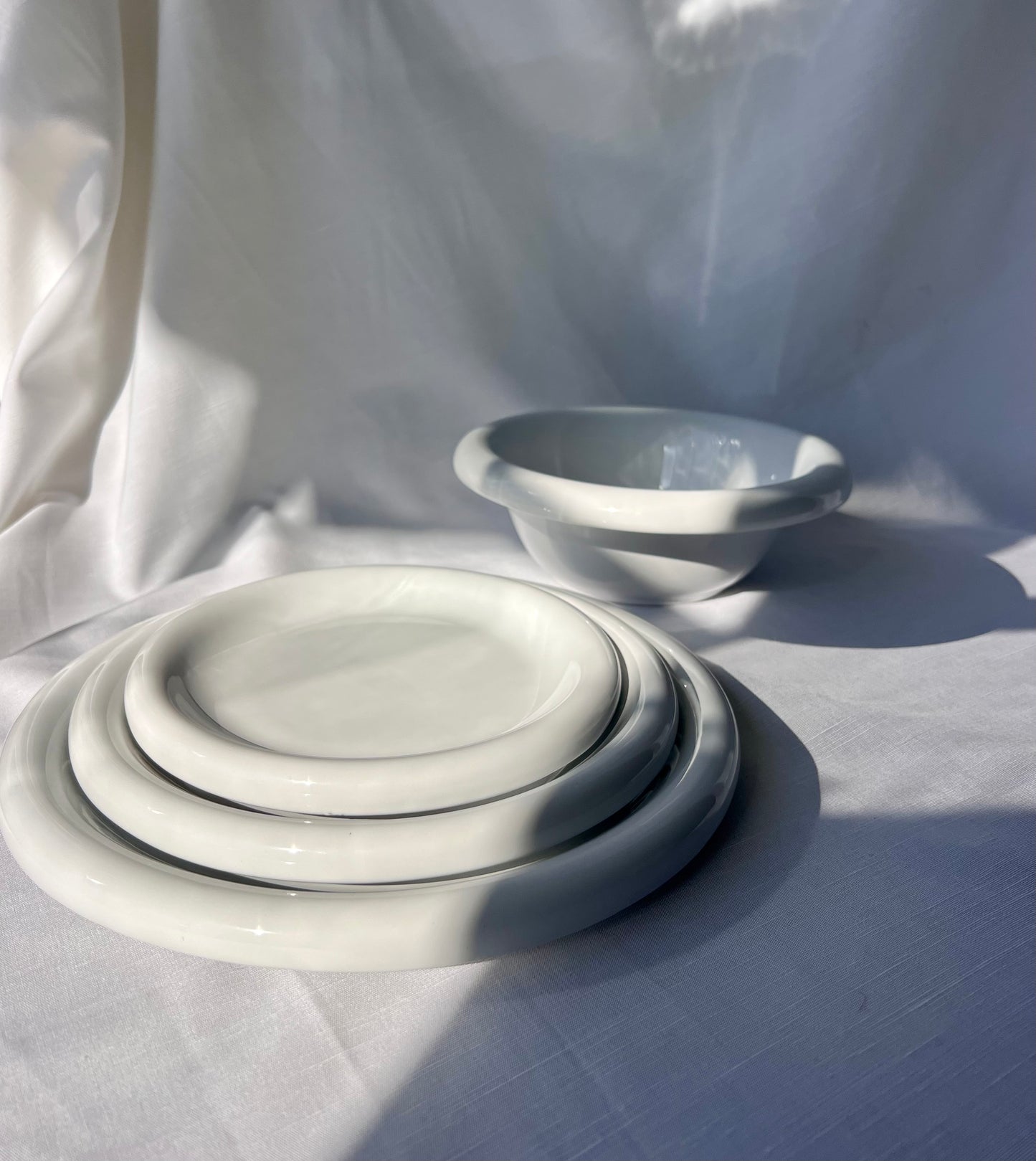 Bubble Plate in White - 3 pcs set